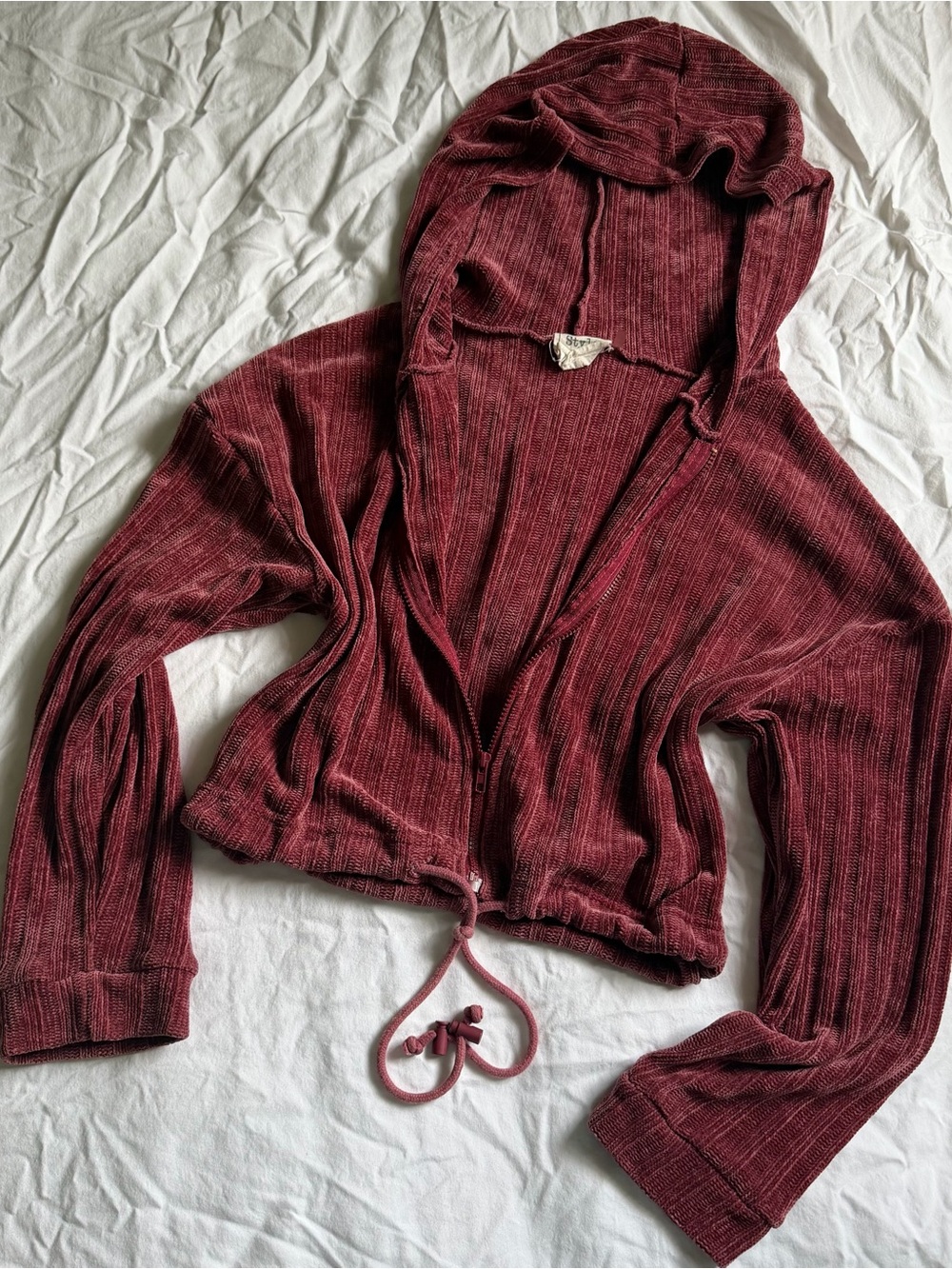 Style Rack Ribbed Hooded Cropped Zip Up in Burgundy